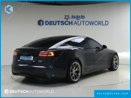 TESLA MODEL S PLAID