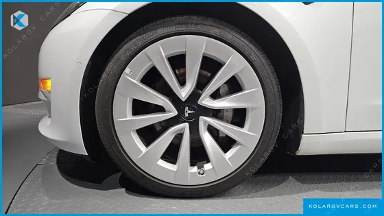TESLA MODEL 3 RWD