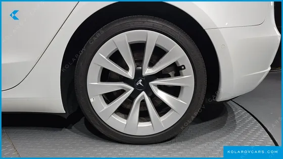 TESLA MODEL 3 RWD