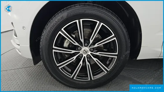 VOLVO XC60 B5 INSCRIPTION