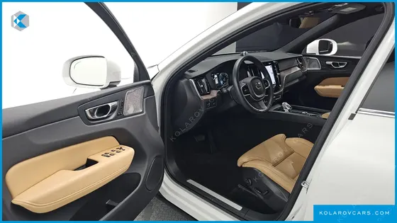 VOLVO XC60 B5 INSCRIPTION