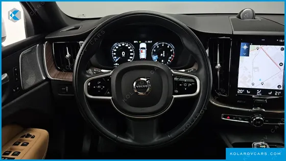 VOLVO XC60 B5 INSCRIPTION