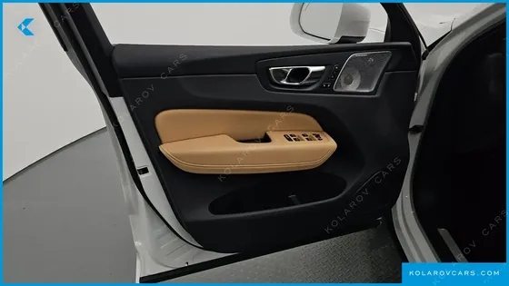 VOLVO XC60 B5 INSCRIPTION