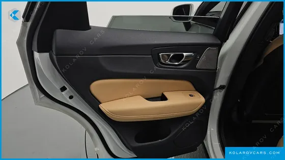 VOLVO XC60 B5 INSCRIPTION