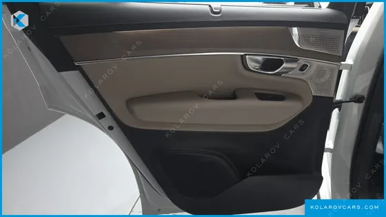 VOLVO XC90 B6 ULTRA DARK