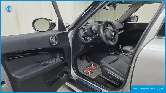 MINI COUNTRYMAN CLASSIC PLUS LAUNCH PACK
