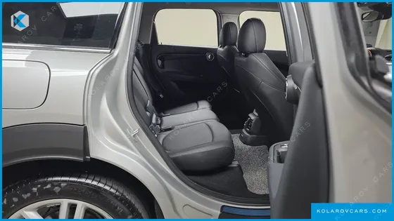 MINI COUNTRYMAN CLASSIC PLUS LAUNCH PACK