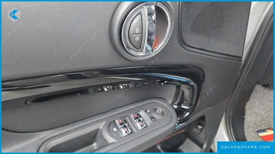 MINI COUNTRYMAN CLASSIC PLUS LAUNCH PACK