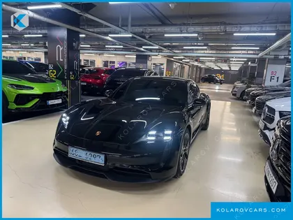 PORSCHE TAYCAN BASE