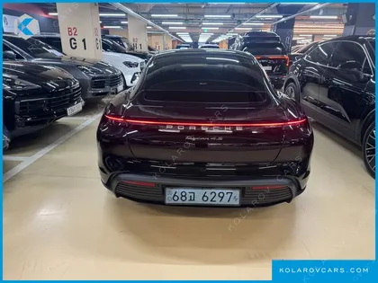 PORSCHE TAYCAN BASE