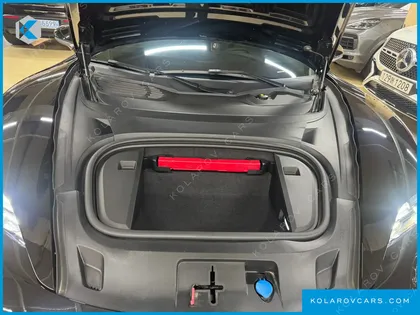 PORSCHE TAYCAN BASE