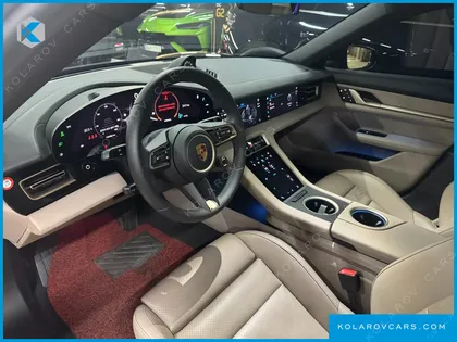 PORSCHE TAYCAN BASE