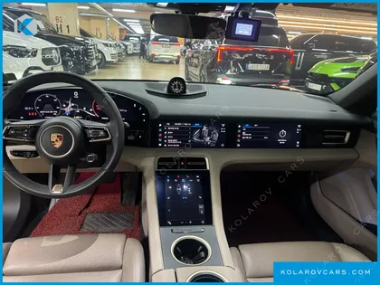 PORSCHE TAYCAN BASE