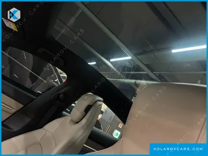 PORSCHE TAYCAN BASE
