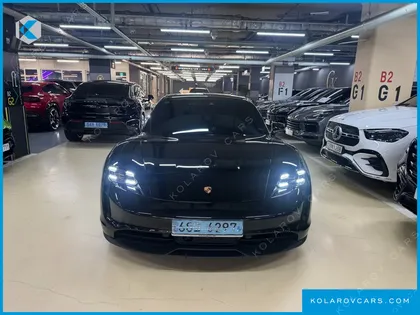 PORSCHE TAYCAN BASE