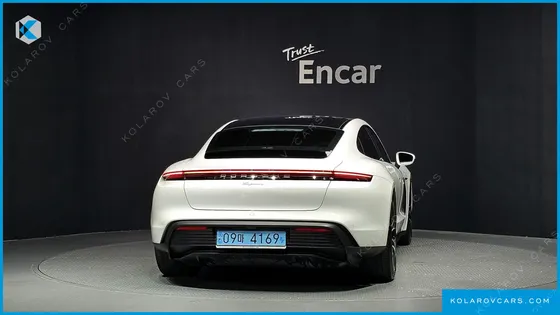 PORSCHE TAYCAN BASE