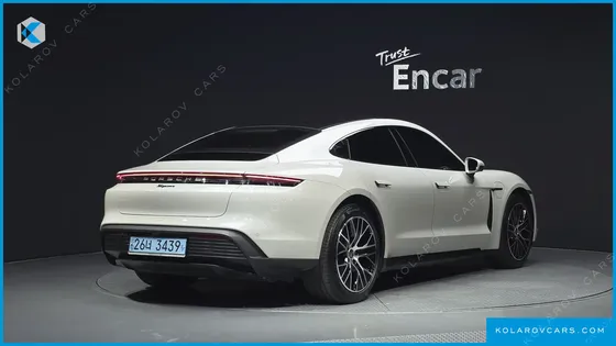 PORSCHE TAYCAN BASE