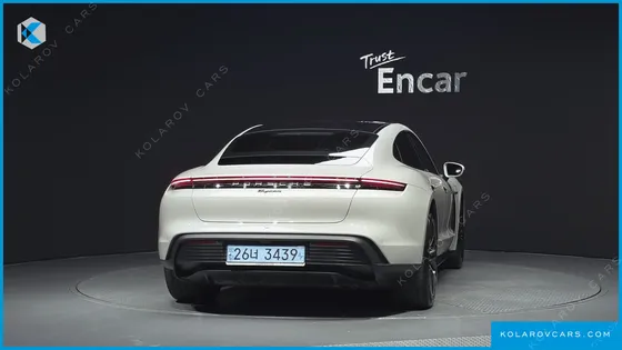 PORSCHE TAYCAN BASE