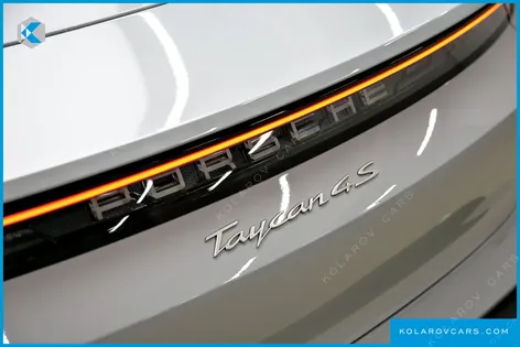 PORSCHE TAYCAN 4S