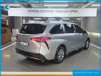 TOYOTA SIENNA 2.5 HYBRID AWD