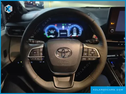 TOYOTA SIENNA 2.5 HYBRID AWD