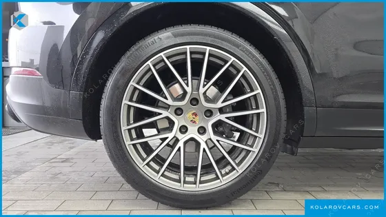 PORSCHE CAYENNE 3.0 COUPE PLATINUM EDITION