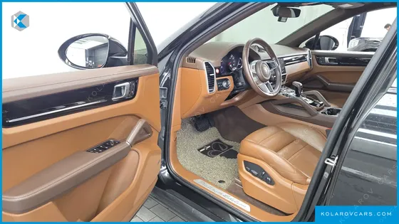 PORSCHE CAYENNE 3.0 COUPE PLATINUM EDITION