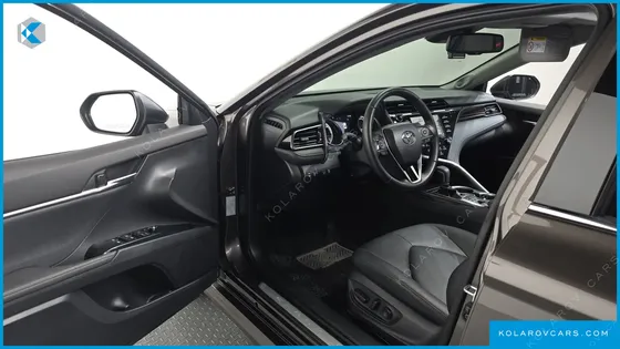 TOYOTA CAMRY 2.5 XLE HYBRID