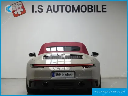 PORSCHE 911 CARRERA 4 GTS CABRIOLET