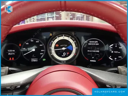 PORSCHE 911 CARRERA 4 GTS CABRIOLET
