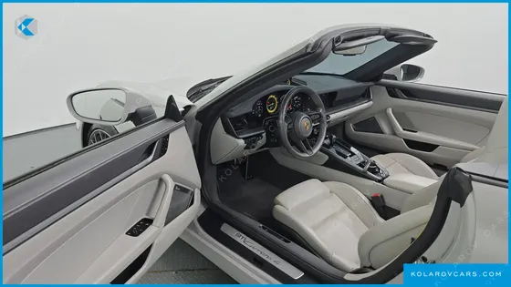 PORSCHE 911 CARRERA 4 CABRIOLET