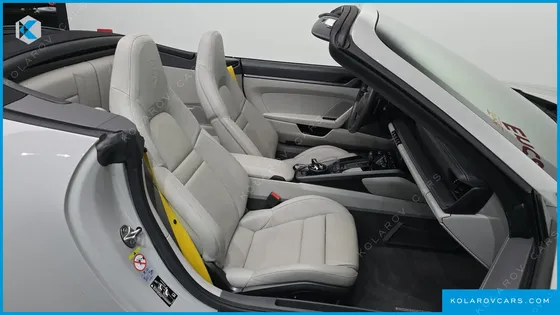 PORSCHE 911 CARRERA 4 CABRIOLET