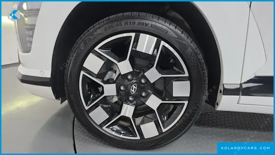 HYUNDAI KONA LONG RANGE