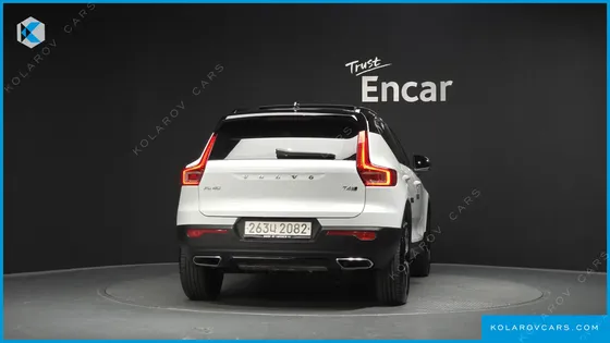 VOLVO XC40 T4 R-DESIGN