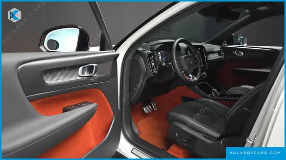 VOLVO XC40 T4 R-DESIGN