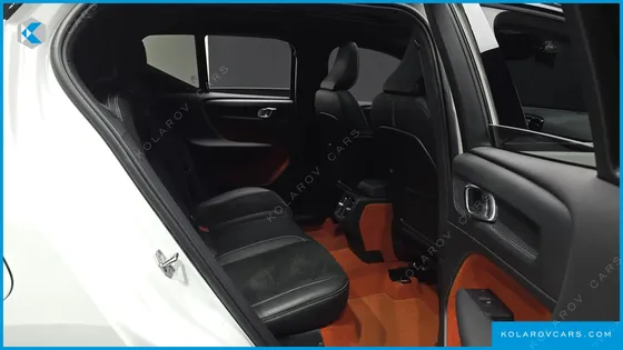 VOLVO XC40 T4 R-DESIGN