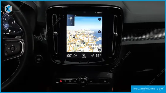 VOLVO XC40 T4 R-DESIGN