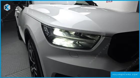 VOLVO XC40 T4 R-DESIGN