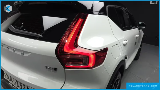 VOLVO XC40 T4 R-DESIGN