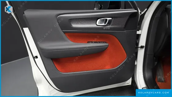 VOLVO XC40 T4 R-DESIGN