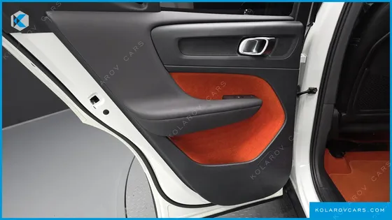 VOLVO XC40 T4 R-DESIGN