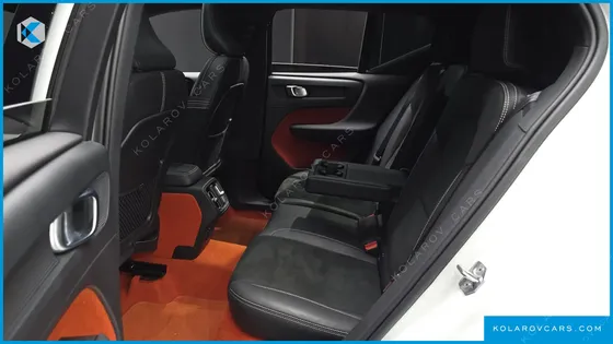 VOLVO XC40 T4 R-DESIGN