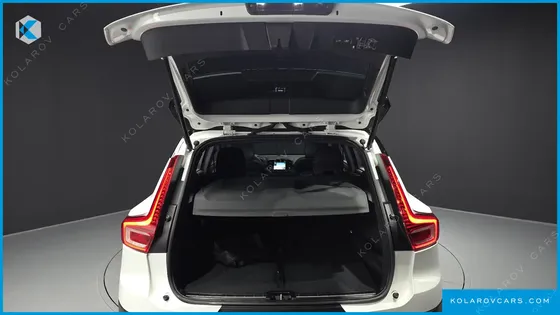 VOLVO XC40 T4 R-DESIGN
