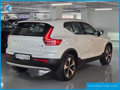 VOLVO XC40 B4 ULTRA BRIGHT