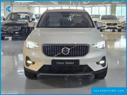 VOLVO XC40 B4 ULTRA BRIGHT