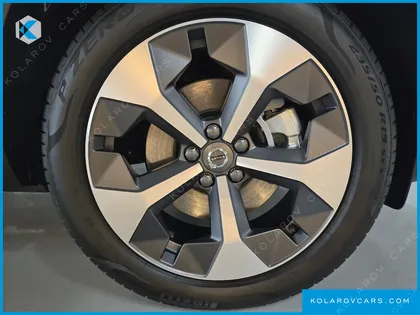 VOLVO XC40 B4 ULTRA BRIGHT