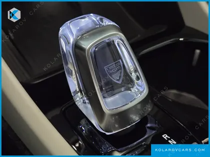 VOLVO XC40 B4 ULTRA BRIGHT