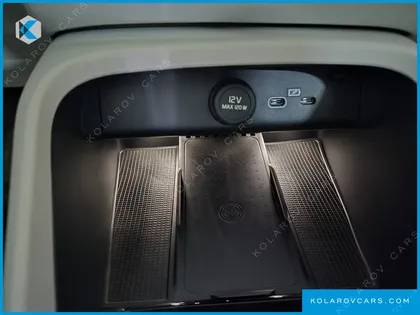 VOLVO XC40 B4 ULTRA BRIGHT