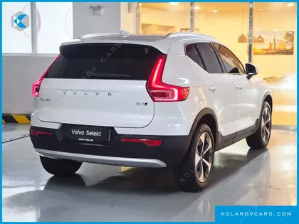 VOLVO XC40 B4 ULTRA BRIGHT
