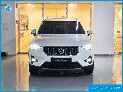 VOLVO XC40 B4 ULTRA BRIGHT